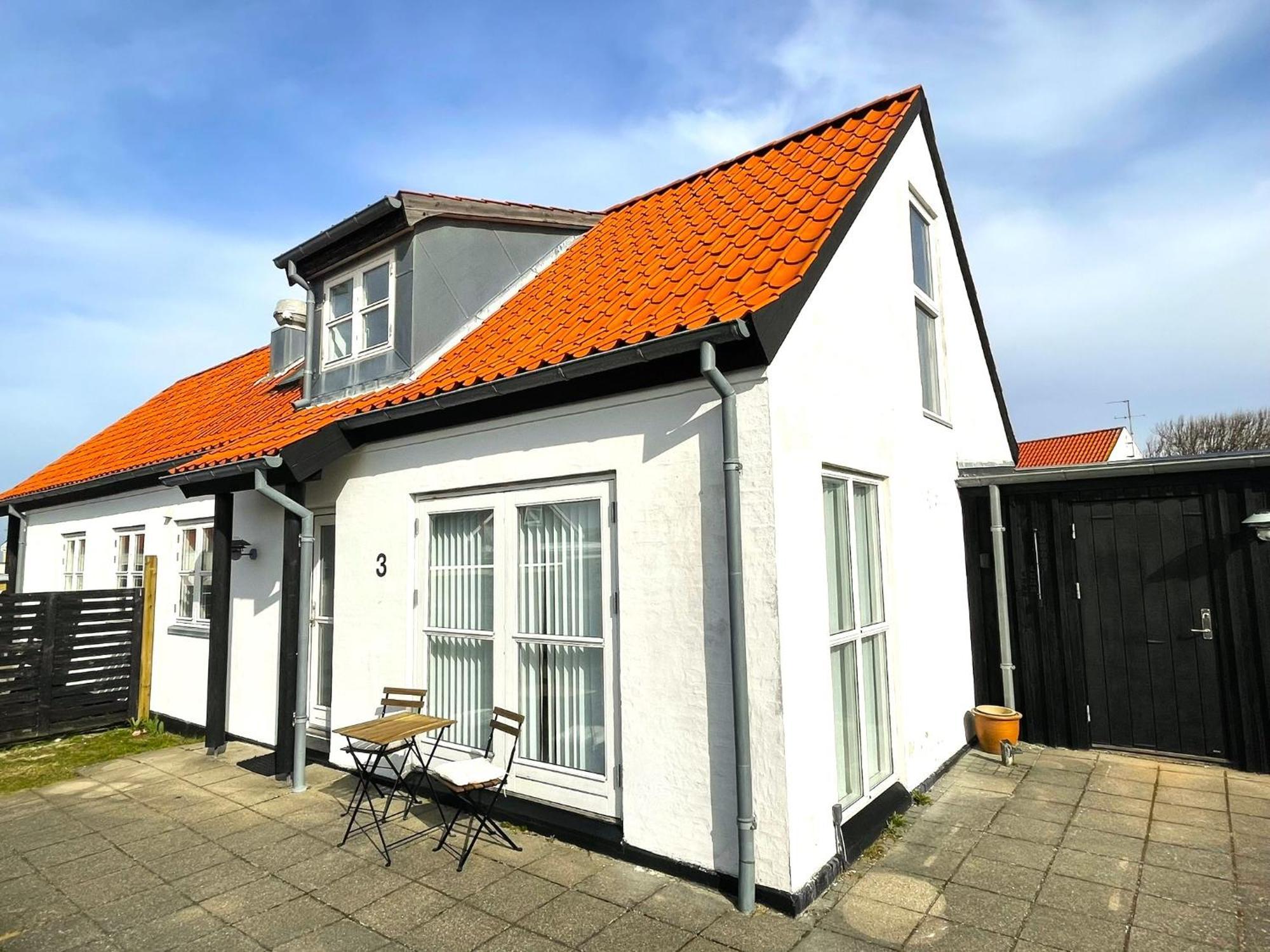 Byhus Centralt Pa Laeso Vesterø Havn Exterior foto